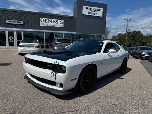 Used 2015 Dodge Challenger SRT Hellcat RWD image 2