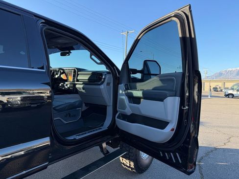 Used 2024 Ford F350 Limited w/ FX4 Off-Road Package image 30