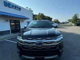 Used 2023 Ford Expedition Platinum image 3