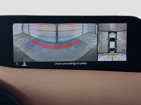 Used 2021 MAZDA MAZDA3 Hatchback w/Premium Plus Pkg image 16