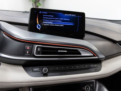 Used 2016 BMW i8 AWD/4WD image 17