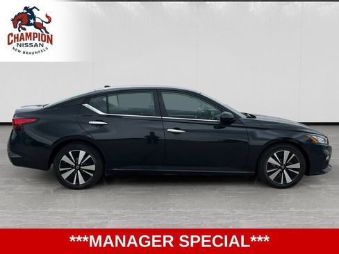 Used 2022 Nissan Altima 2.5 SV FWD image 6