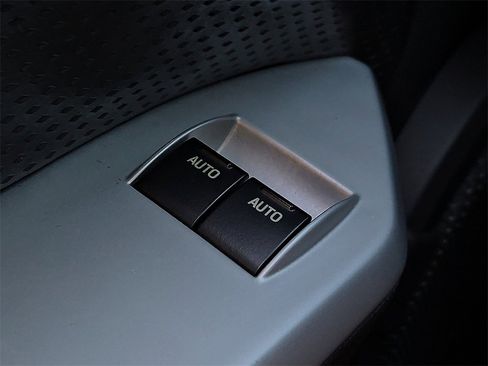 Used 2006 Ford Mustang GT image 16