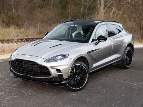 Used 2023 Aston Martin DBX 707 image 4