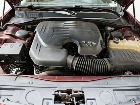 Used 2015 Chrysler 300 C w/ Light Group RWD image 28
