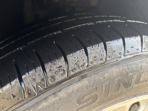 Used 2019 Buick Envision Essence FWD image 12