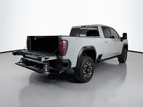 Used 2025 GMC Sierra 2500 AT4X AWD/4WD image 5