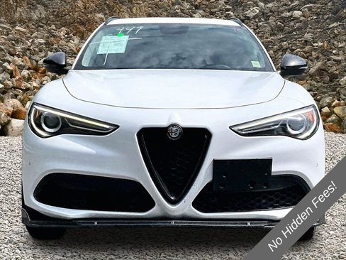 Used 2018 Alfa Romeo Stelvio Sport w/ Quick Order Package 22J Sport AWD/4WD image 3