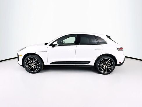 New 2026 Porsche Macan Base image 2