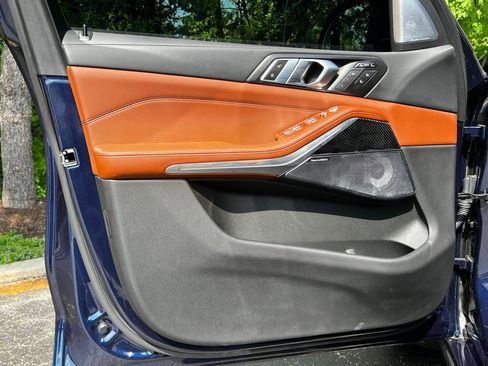 Used 2025 BMW X7 M60i AWD/4WD image 11