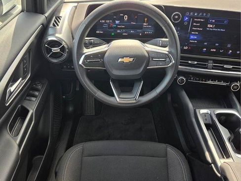 Used 2026 Chevrolet Equinox EV LT FWD image 14