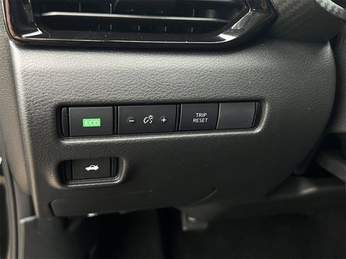 Certified 2025 Nissan Sentra SV image 13