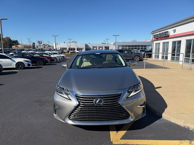 Used 2017 Lexus ES 350 w/ Luxury Package FWD image 12
