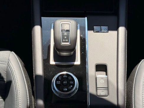 New 2026 Nissan Rogue SL AWD/4WD image 30