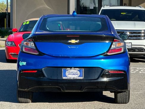 Used 2018 Chevrolet Volt LT w/ Comfort Package FWD image 5