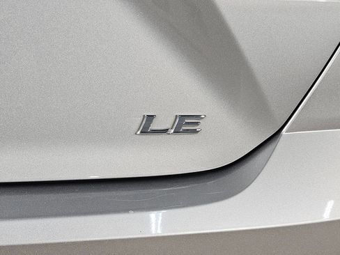Used 2025 Toyota Camry LE FWD image 38
