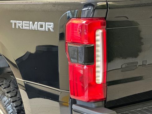 Used 2024 Ford F250 XLT w/ Black Appearance Package image 25