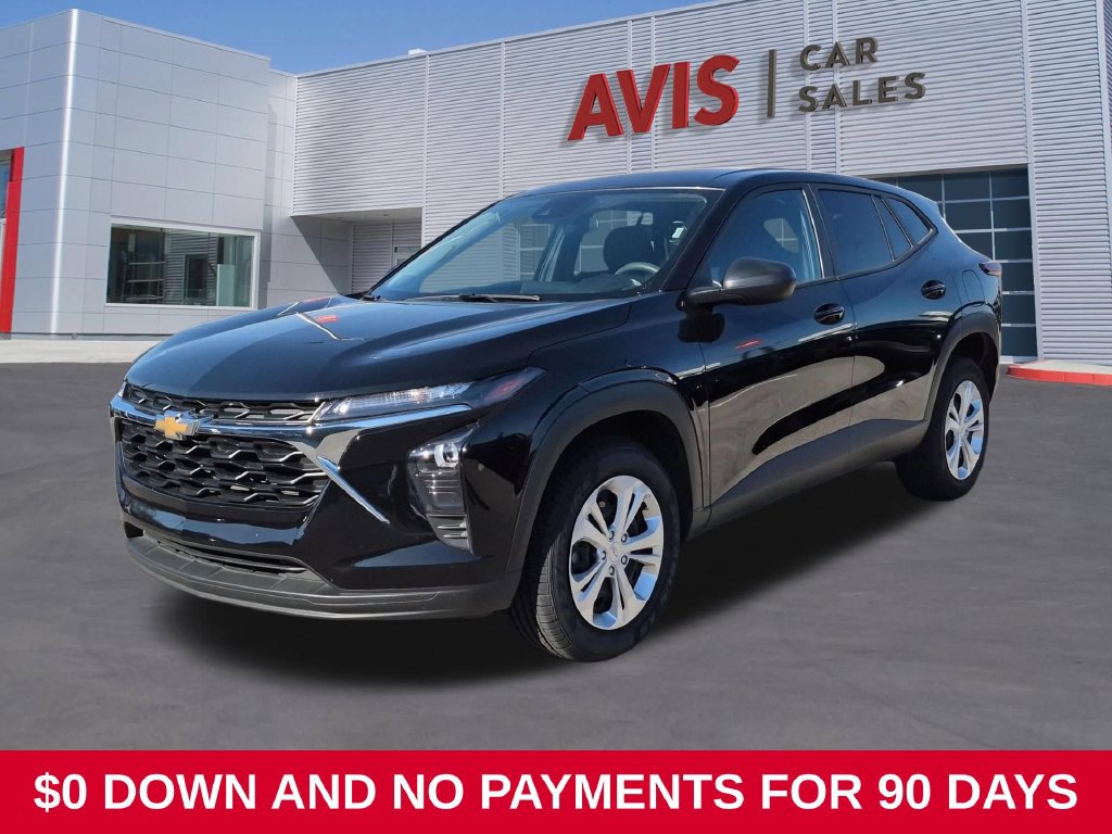 Used 2025 Chevrolet Trax LS FWD image 1