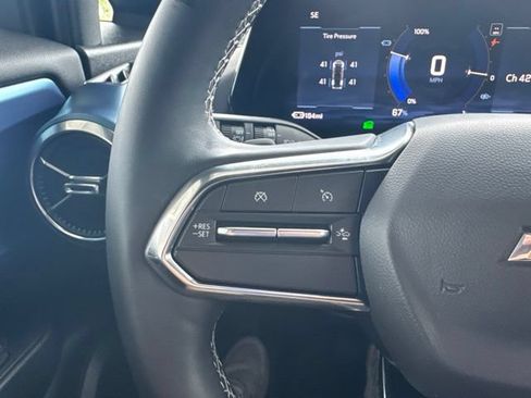 Used 2024 Chevrolet Equinox EV LT AWD/4WD image 18