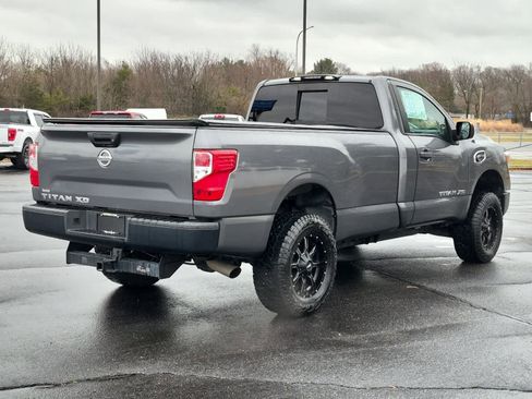 Used 2019 Nissan Titan S image 3