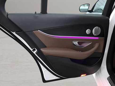 Used 2017 Mercedes-Benz E 300 4MATIC image 10