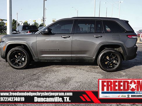 Used 2024 Jeep Grand Cherokee Altitude image 2