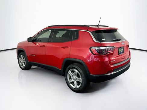 Used 2023 Jeep Compass Latitude AWD/4WD image 5