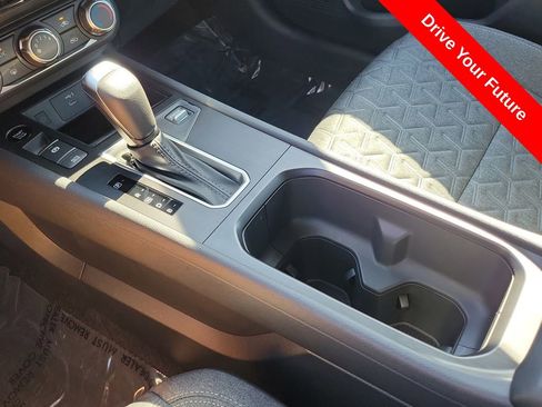 Used 2025 Nissan Kicks SV FWD image 16