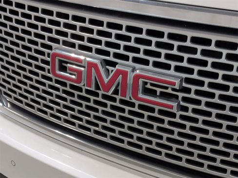 Used 2016 GMC Yukon Denali w/ Open Road Package image 12