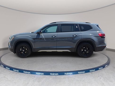 Used 2024 Volkswagen Atlas Peak Edition SE AWD/4WD image 9