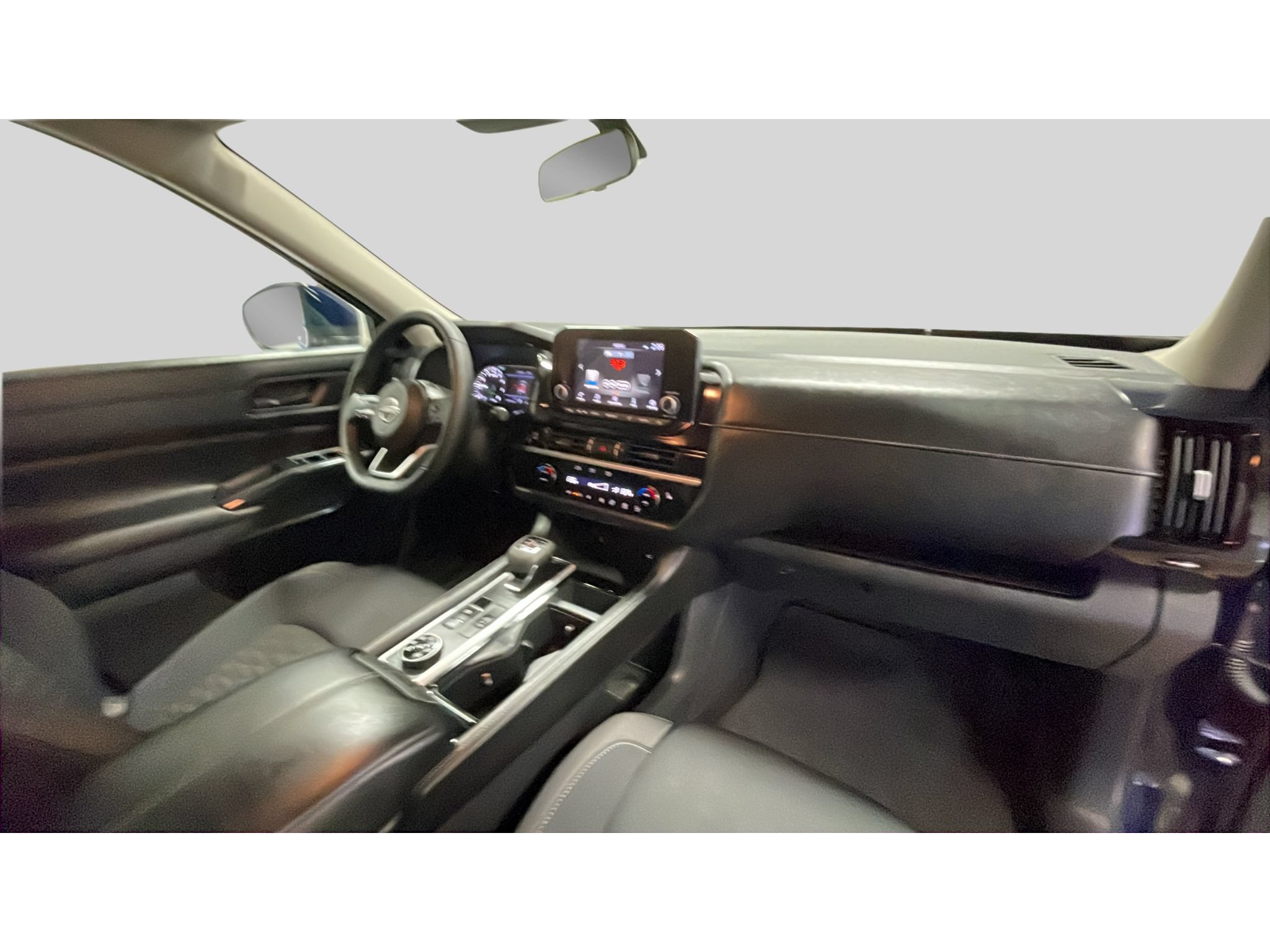 Used 2025 Nissan Pathfinder SV w/ Black Appearance Package AWD/4WD image 18
