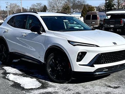 Certified 2025 Buick Envision Sport Touring image 2