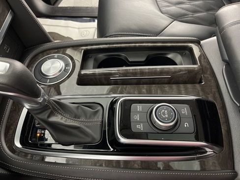 Used 2024 Nissan Armada Platinum w/ Captain's Chairs Package image 31