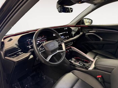 Certified 2025 Audi Q5 Premium AWD/4WD image 10
