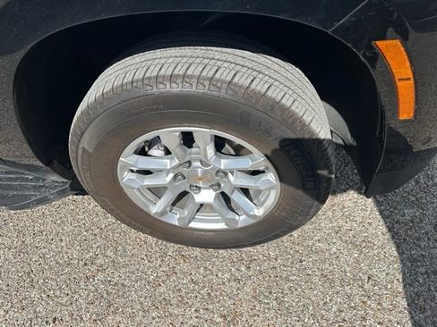 Certified 2025 Chevrolet Tahoe LS RWD image 5