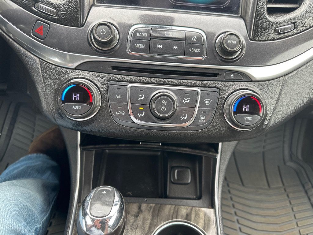 Used 2015 Chevrolet Impala LT FWD image 19
