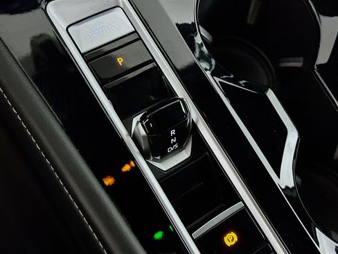 Used 2024 Volkswagen Atlas Cross Sport SE image 24