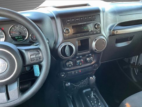 Used 2017 Jeep Wrangler Unlimited Sport AWD/4WD image 11