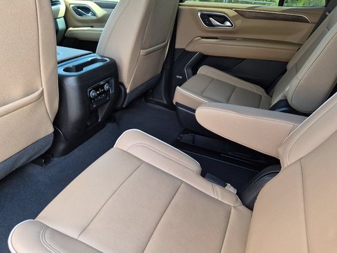 Used 2023 Chevrolet Tahoe Premier AWD/4WD image 11