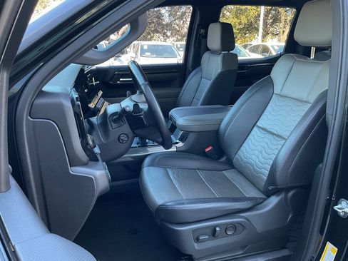 Used 2023 Chevrolet Silverado 1500 ZR2 w/ Technology Package image 17