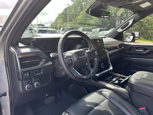 Certified 2025 GMC Yukon Denali AWD/4WD image 10