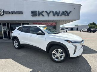 Used 2025 Chevrolet Trax LS image 1