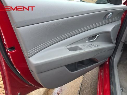 Used 2025 Hyundai Elantra SEL image 13