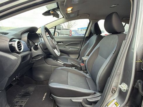 Used 2023 Nissan Versa SV image 32