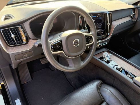 Certified 2023 Volvo XC60 B5 Ultimate w/ Protection Package Premier image 4