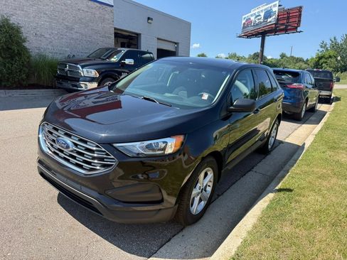 Used 2020 Ford Edge SE AWD/4WD image 3