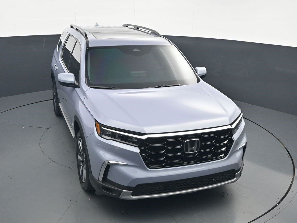 Used 2025 Honda Pilot Touring image 32