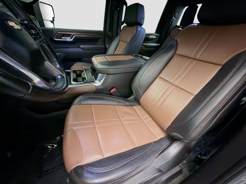 Used 2024 Chevrolet Silverado 3500 High Country w/ High Country Premium Package image 11