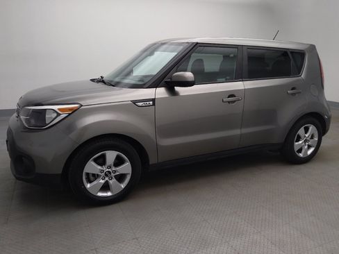 Used 2019 Kia Soul FWD image 2