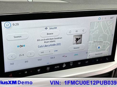 Certified 2023 Ford Escape SE w/ PHEV Premium Package image 24